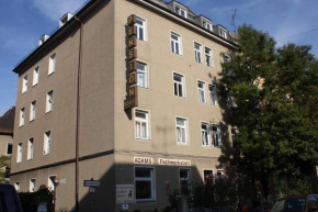 Отель Hotel Pension Schmellergarten, Мюнхен